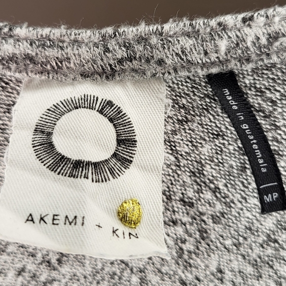 Anthropologie Akemi + Kim Lightweight Scoop Neck Sweater size Medium Petite - Picture 3 of 5